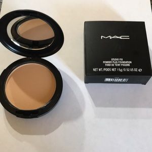 MAC Powder plus foundation. NC 37